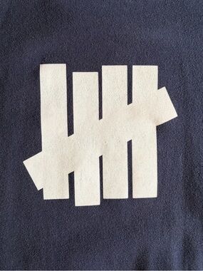 Undefeated Navy Pullover 

Size 2XL